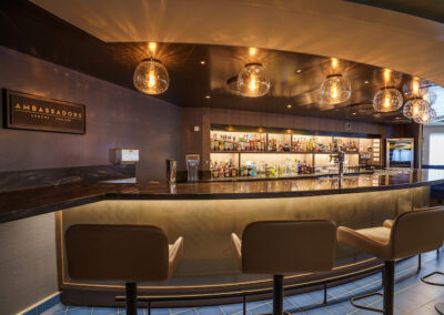 Ultramarine : bar