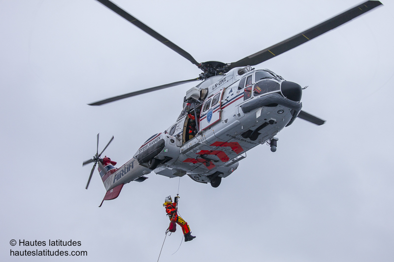 Évacuation sanitaire par hélicoptère en Arctique